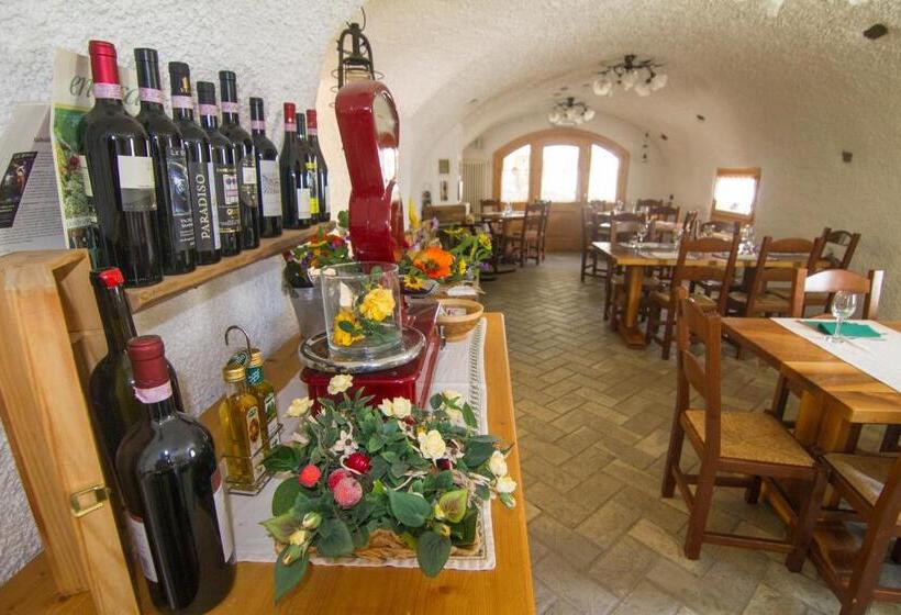 هتل Agriturismo Raethia