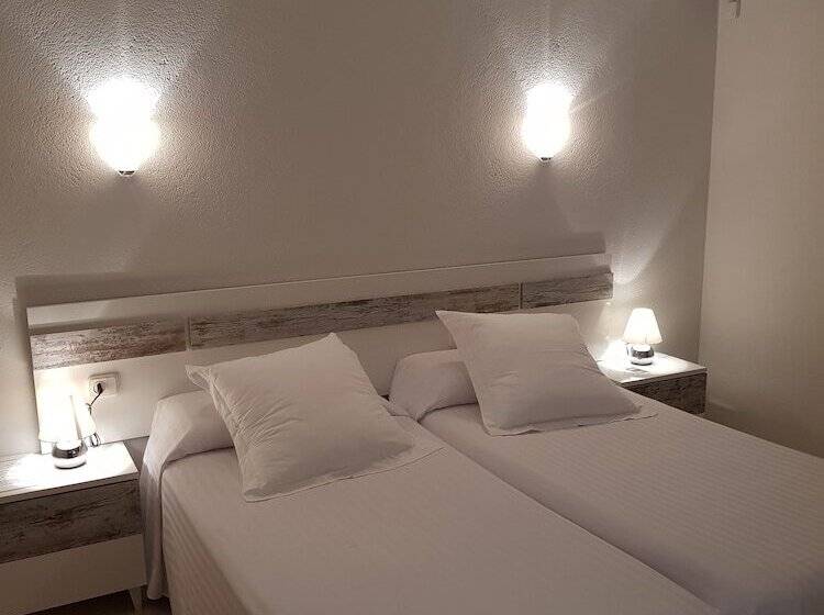 هتل Hostal Ondina