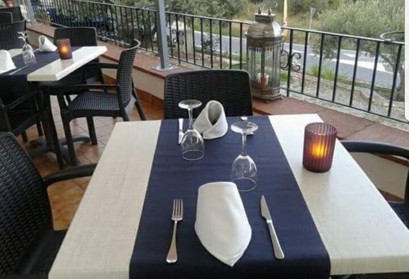 هتل Hostal Ondina