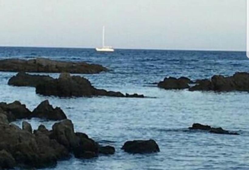 هتل Hostal Ondina