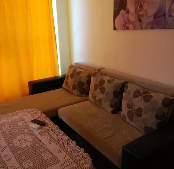 Krasi Apartments In Perla Complex