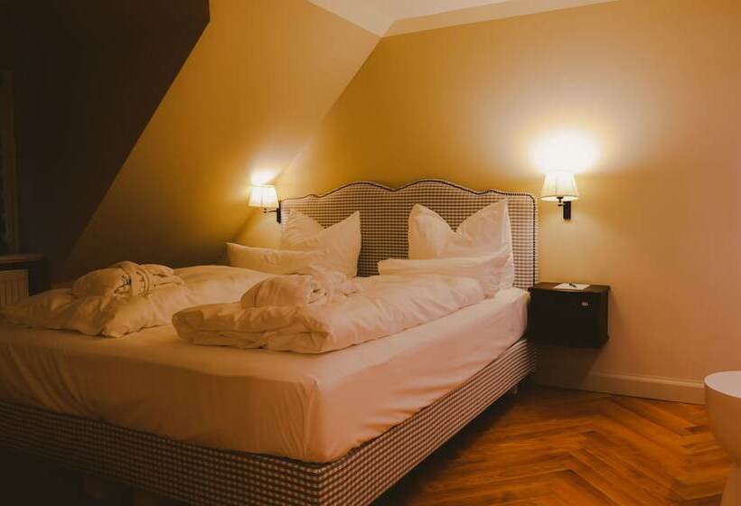 פנסיון Mimosa House