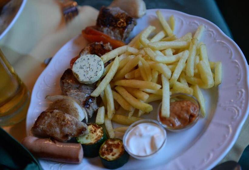 بنسيون Restaurant   Sonnblick