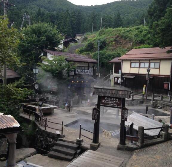 پانسیون Fujiyoshi