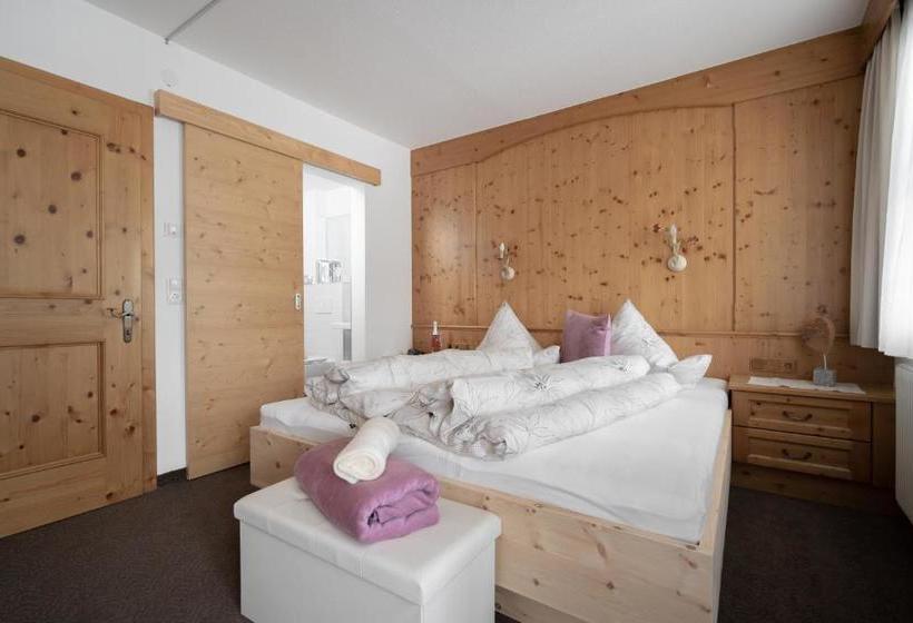 بنسيون Felsenstüberl