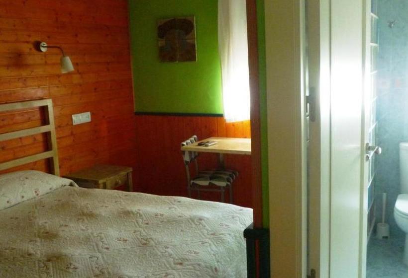 بنسيون Hostal Los Cerros