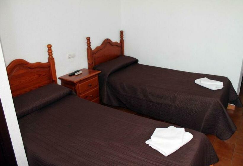 بنسيون Hostal Montilla Sotogrande