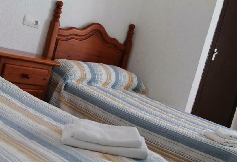 بنسيون Hostal Montilla Sotogrande