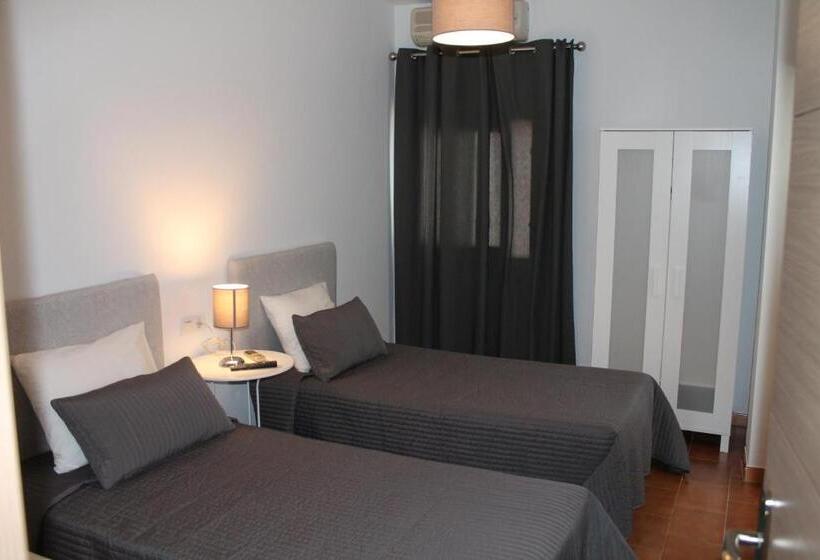 פנסיון Hostal Montilla Sotogrande