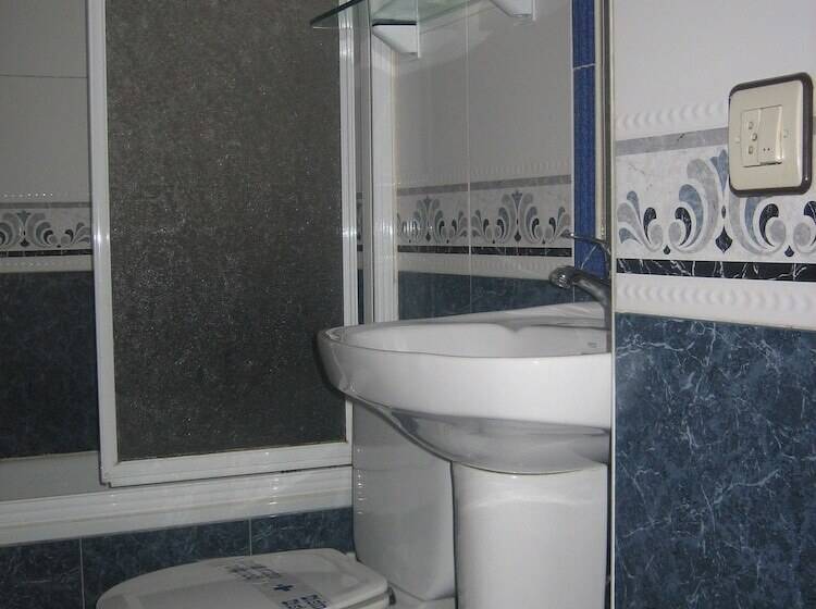 بنسيون Hostal Restaurante La Trucha