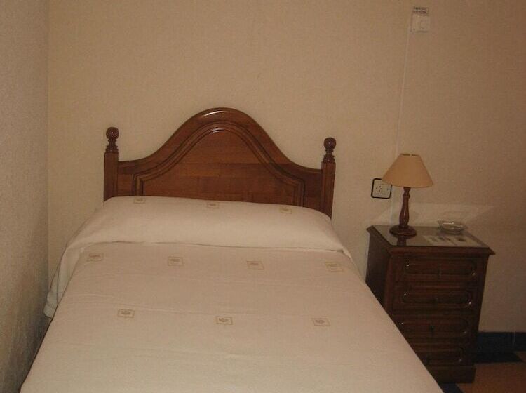 بنسيون Hostal Restaurante La Trucha