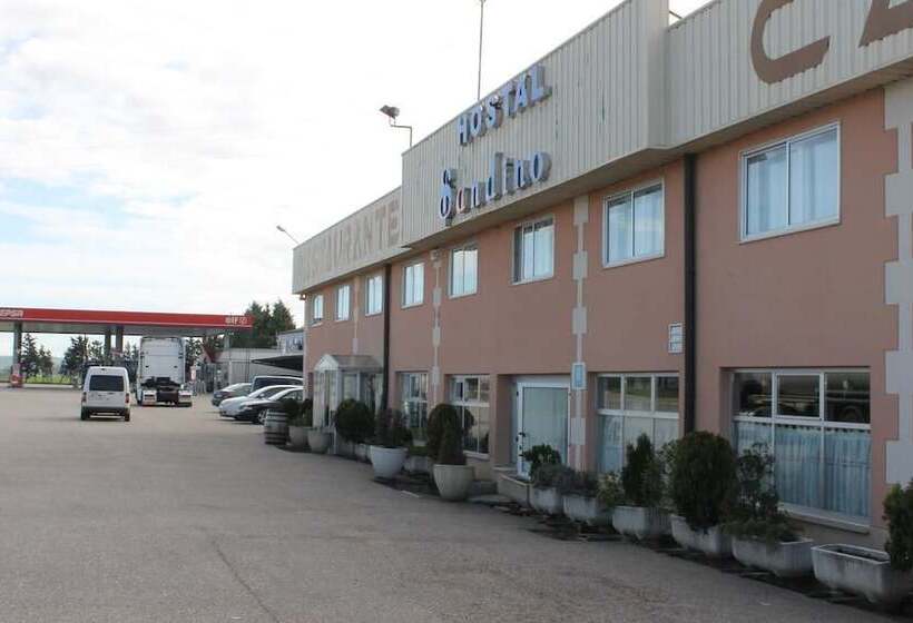 פנסיון Hostal Sandino