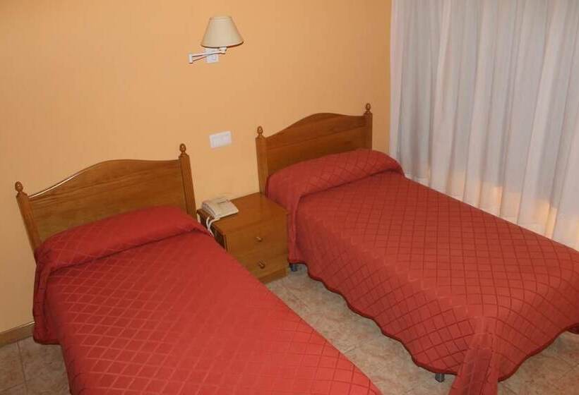 פנסיון Hostal Sandino