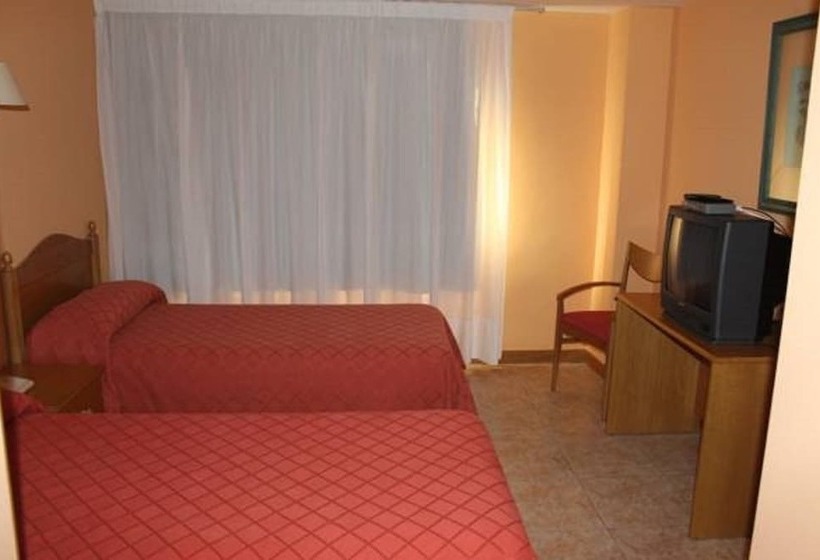 פנסיון Hostal Sandino