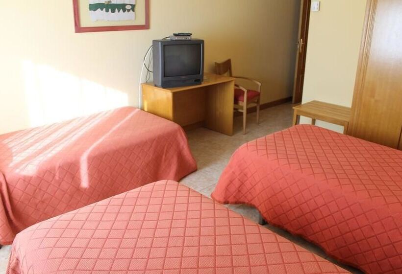 פנסיון Hostal Sandino