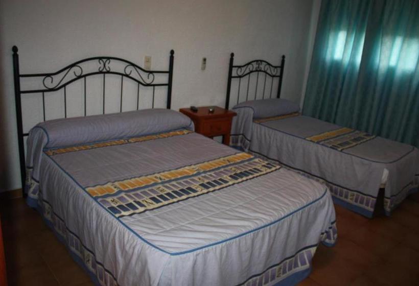 פנסיון Hostal Tamarindos