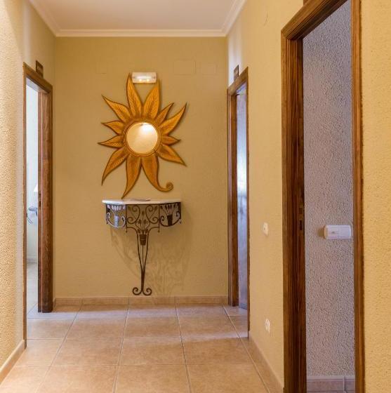 Пансион Hostal Tres Molins