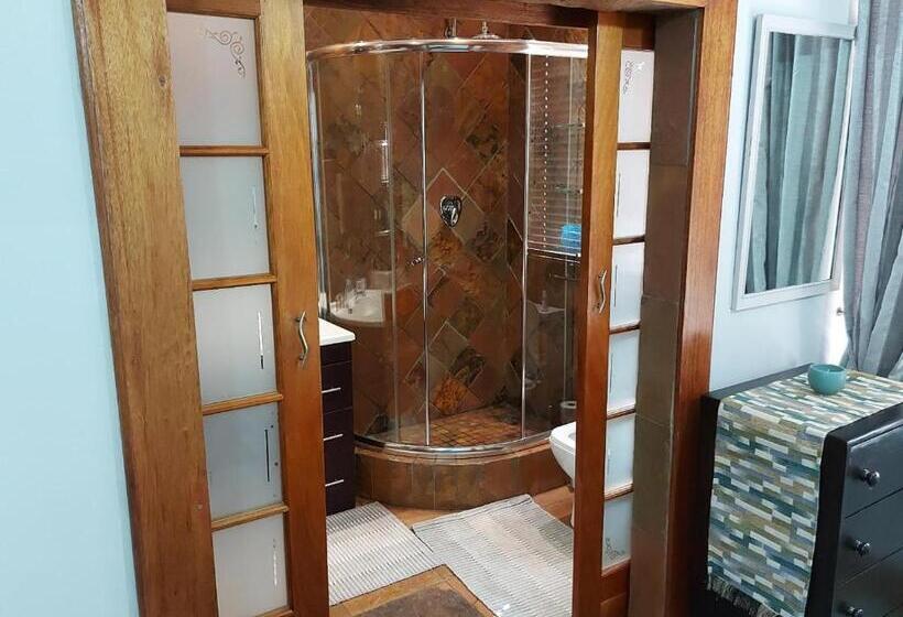 ペンション Le Chateau Guest House And Conference Centre