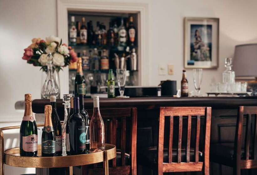 پانسیون Les Chambres Guest House