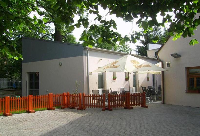 پانسیون Penzion A Caférestaurant U Lávky