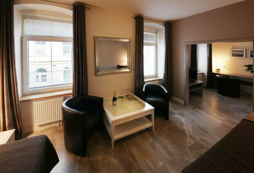 펜션 Penzion A Restaurace Stará Roudná