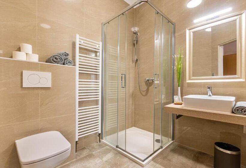 펜션 Penzion A Restaurace Stará Roudná