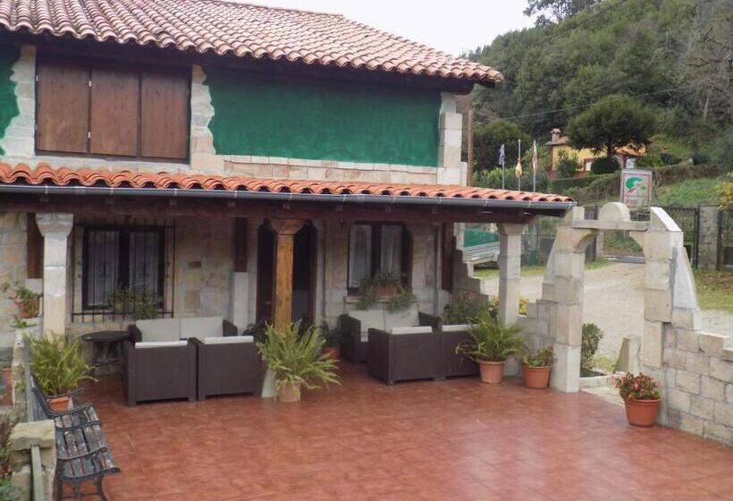 פנסיון Posada La Ceña