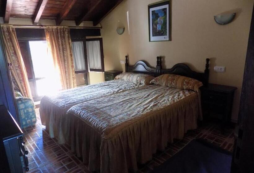 פנסיון Posada La Ceña