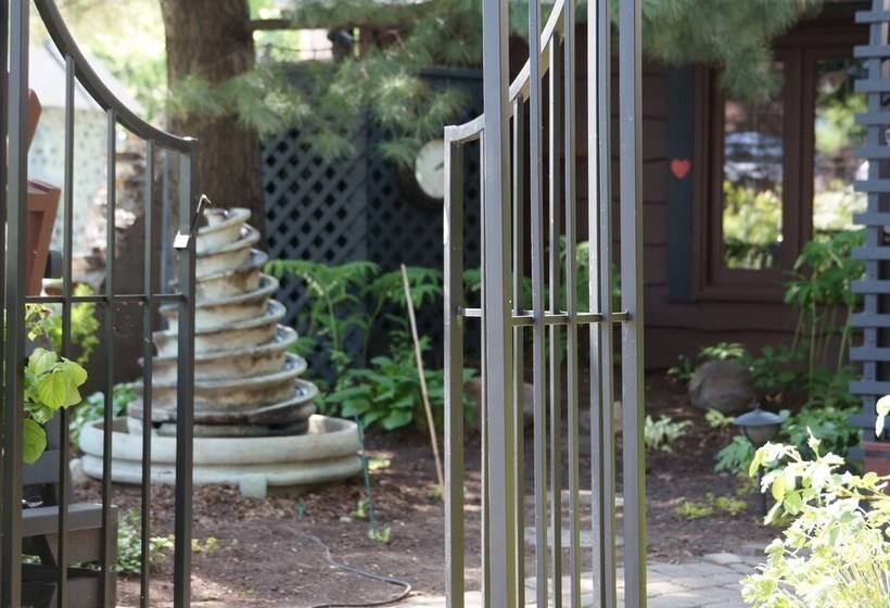 膳宿费 Refuge Du Poète