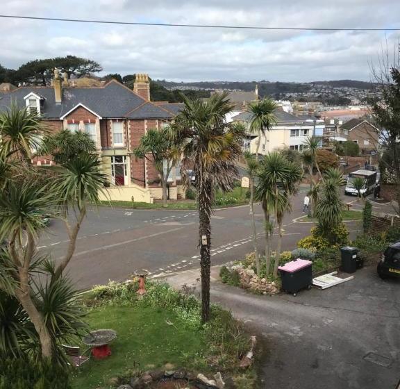 بنسيون San Brelade