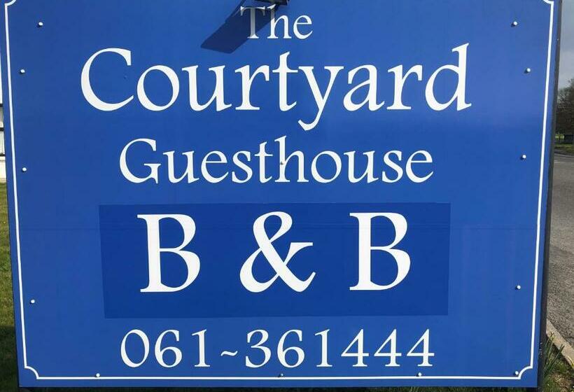 פנסיון The Courtyard Guesthouse B&b