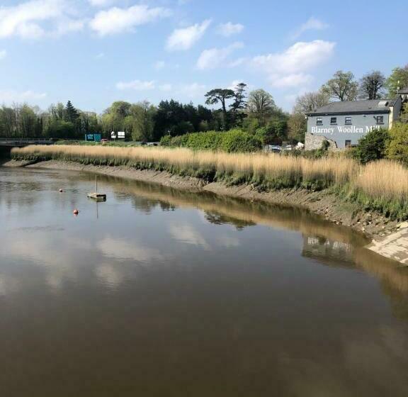 פנסיון The Courtyard Guesthouse B&b