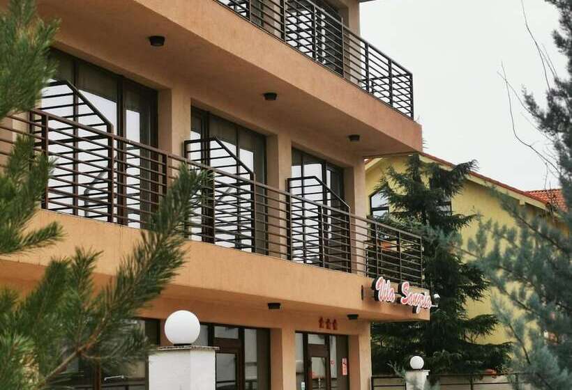 פנסיון Vila Sangria