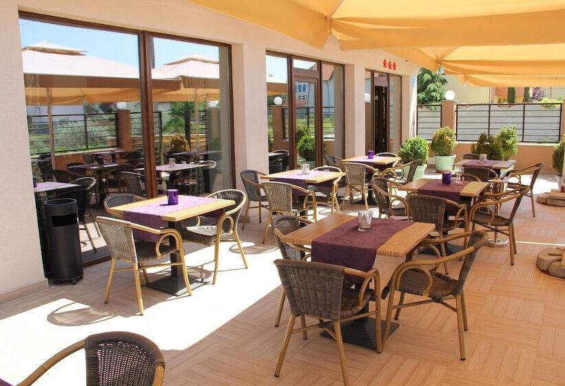 פנסיון Vila Sangria