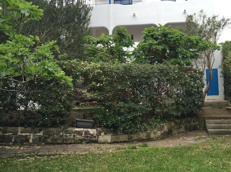 Villa Flora Studios & Apartments