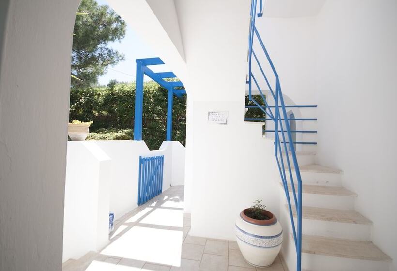 Villa Flora Studios & Apartments