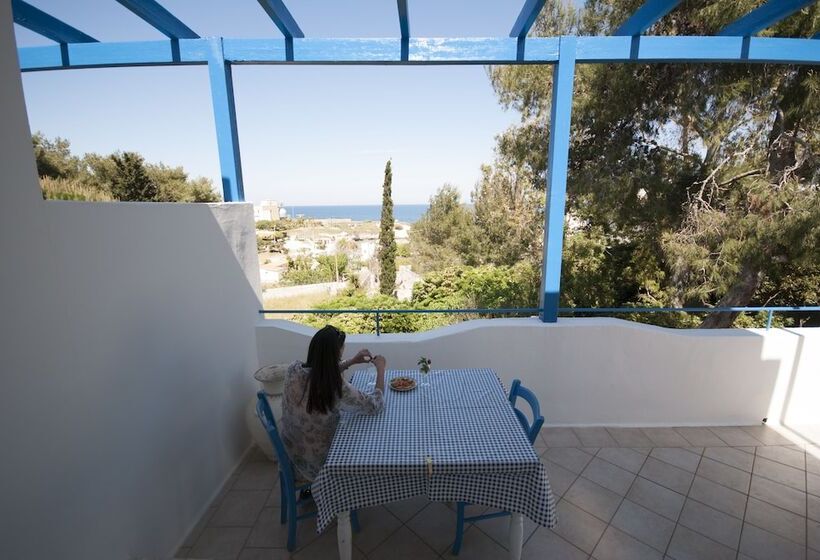 Villa Flora Studios & Apartments