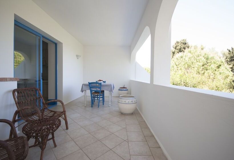 Villa Flora Studios & Apartments