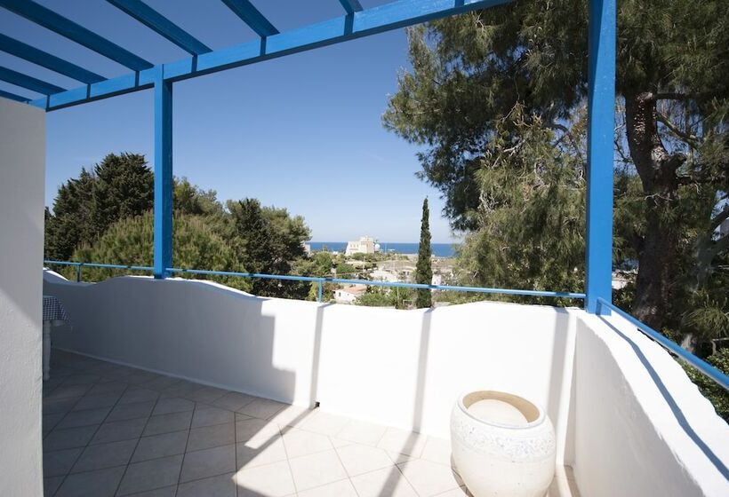 Villa Flora Studios & Apartments