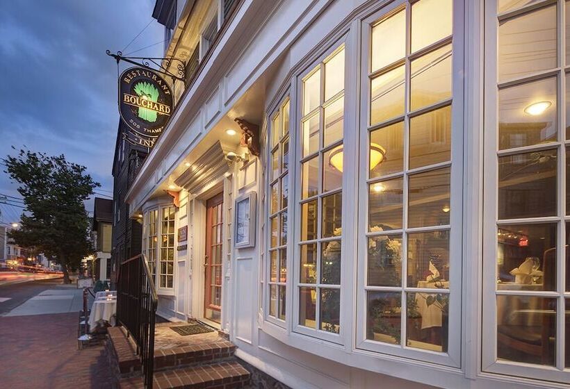 فندق صغير Bouchard Restaurant & Inn