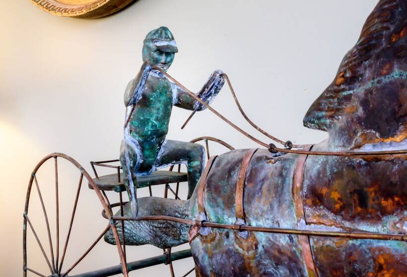 فندق صغير Bouchard Restaurant & Inn