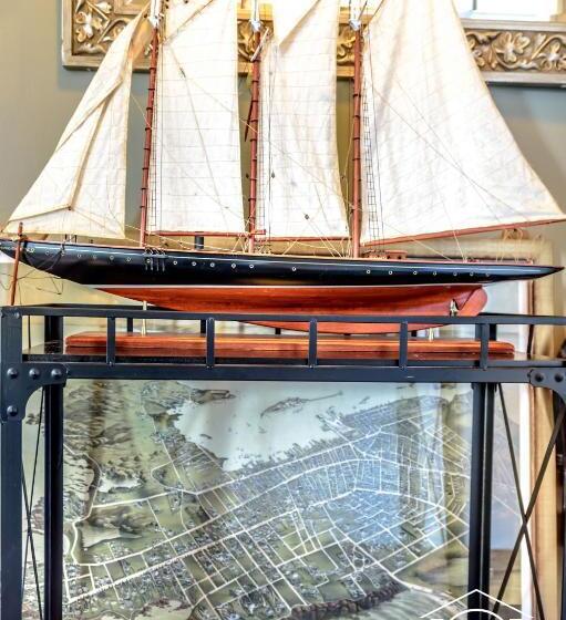 فندق صغير Bouchard Restaurant & Inn