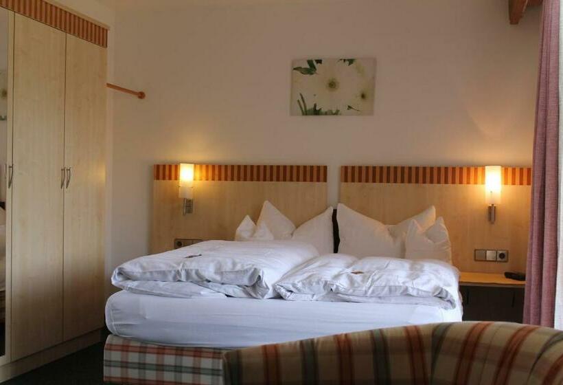 Общежитие Deva Hotel Restaurant Fischerwirt Inklusive Chiemgau Card