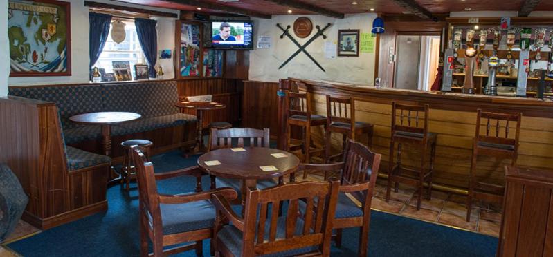 호스텔 Finn Maccools Public House & Guest Inn