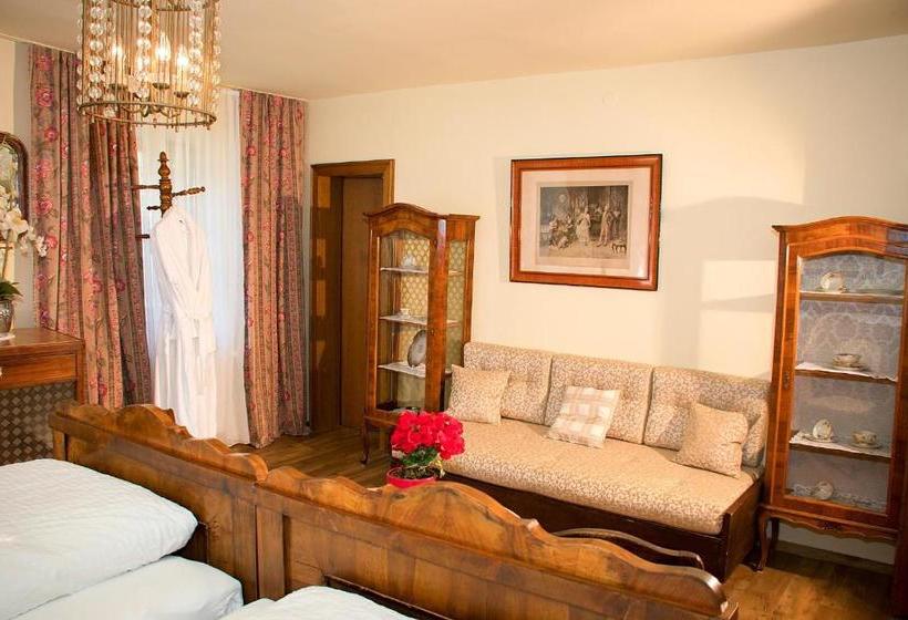 فندق صغير Gasthof Hohlwegwirt