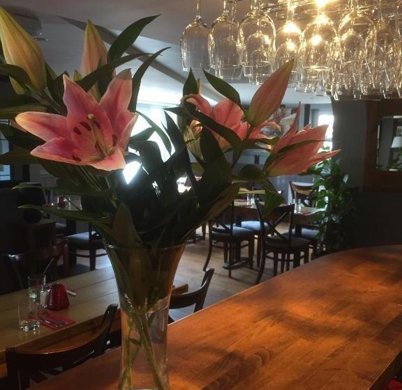 הוסטל Al Forno Restaurant & Inn