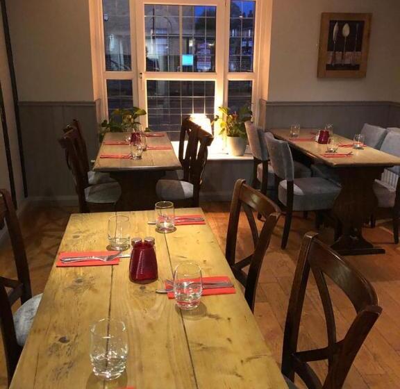 הוסטל Al Forno Restaurant & Inn