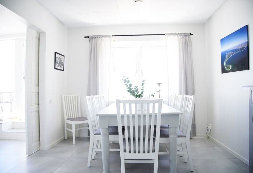 Lotsvillans Vandrarhem