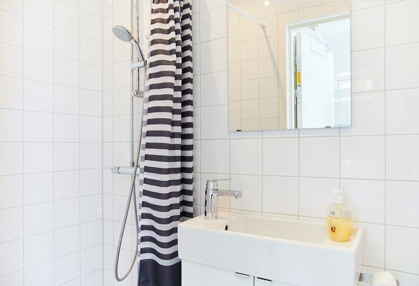 Lotsvillans Vandrarhem