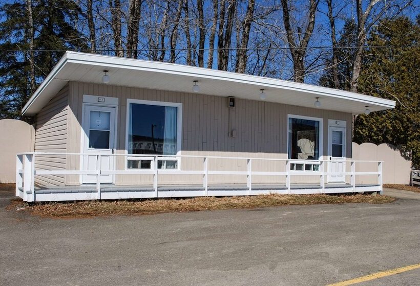 فندق صغير Rodeway Inn